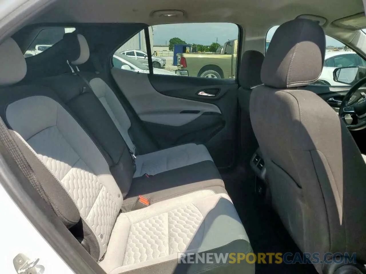 11 Photograph of a damaged car 2GNAXHEV0K6280782 CHEVROLET EQUINOX 2019