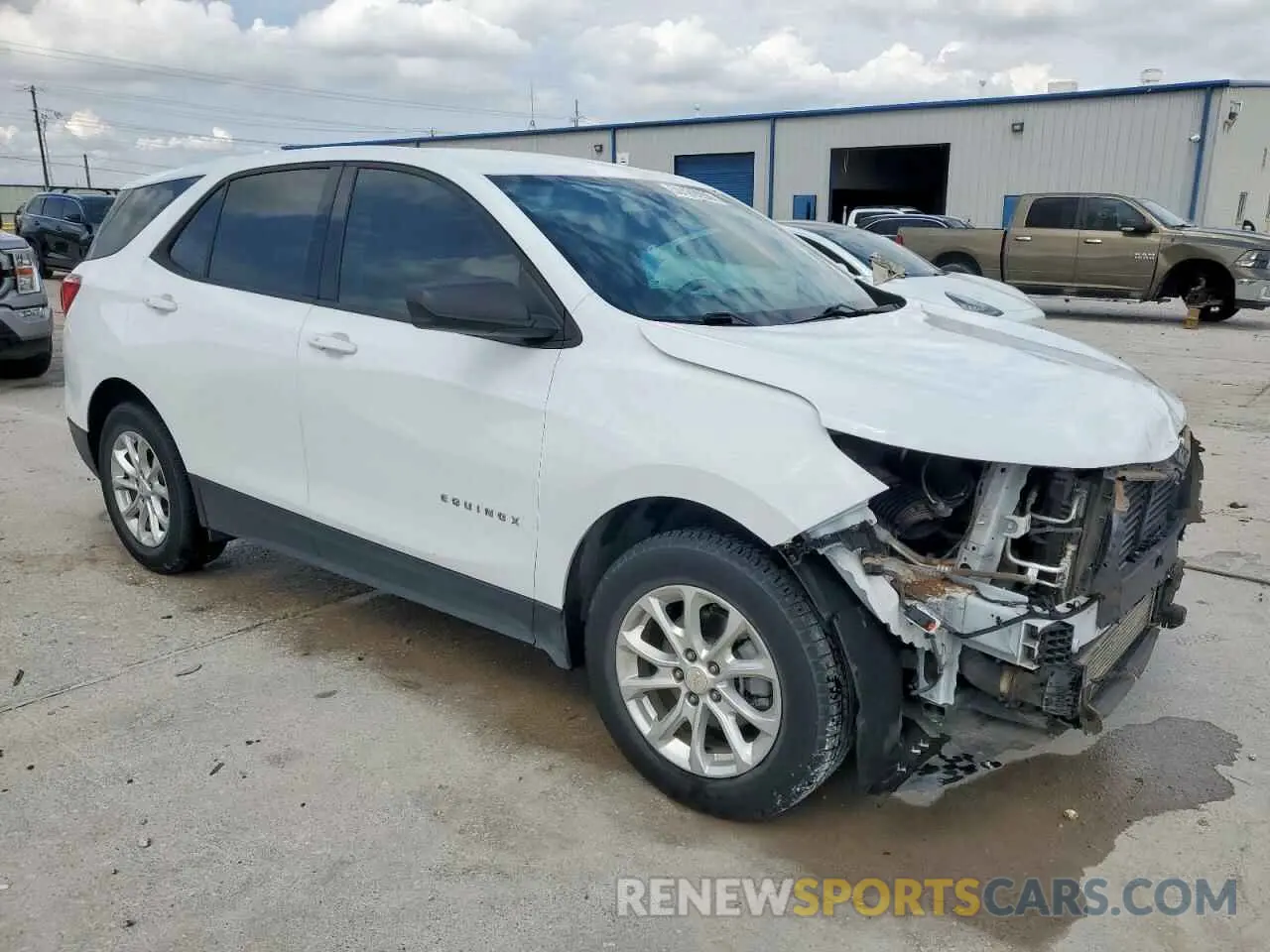 4 Photograph of a damaged car 2GNAXHEV0K6280782 CHEVROLET EQUINOX 2019