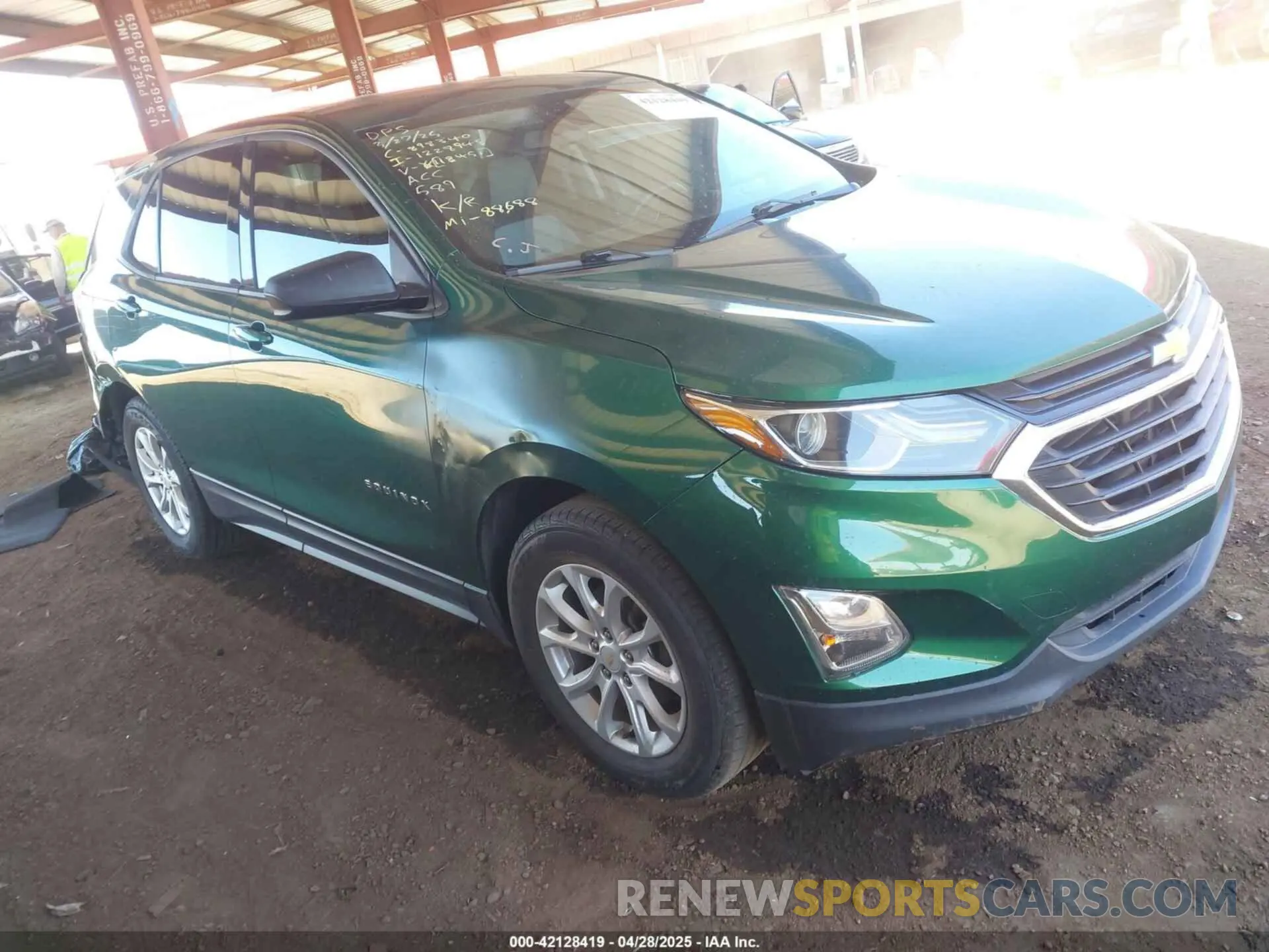 1 Photograph of a damaged car 2GNAXHEV1K6118451 CHEVROLET EQUINOX 2019