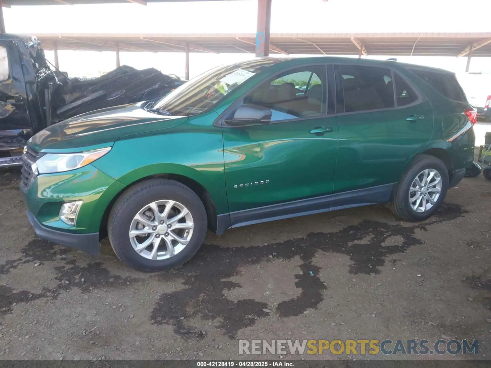 2 Photograph of a damaged car 2GNAXHEV1K6118451 CHEVROLET EQUINOX 2019