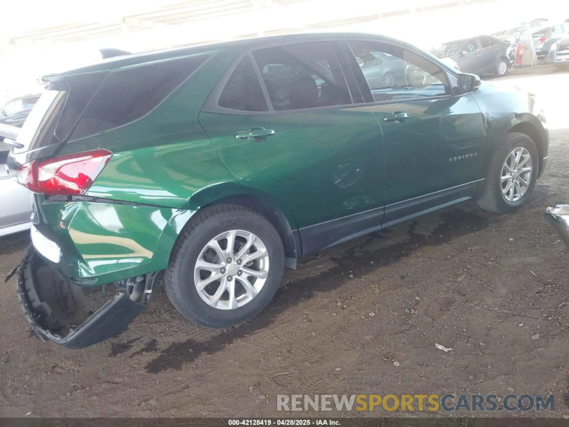 4 Photograph of a damaged car 2GNAXHEV1K6118451 CHEVROLET EQUINOX 2019