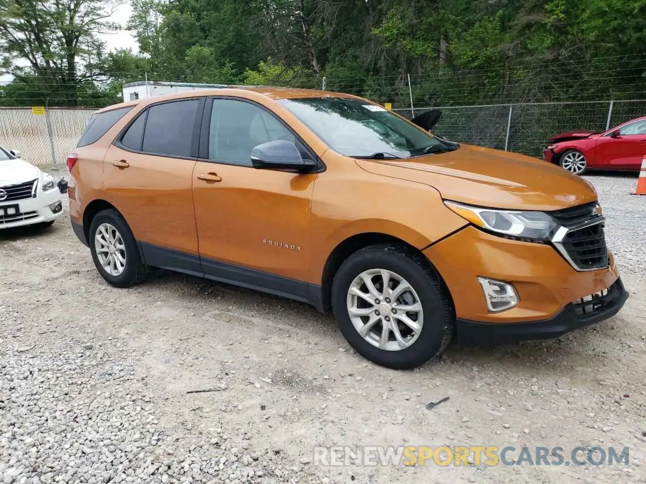 4 Photograph of a damaged car 2GNAXHEV1K6195420 CHEVROLET EQUINOX 2019