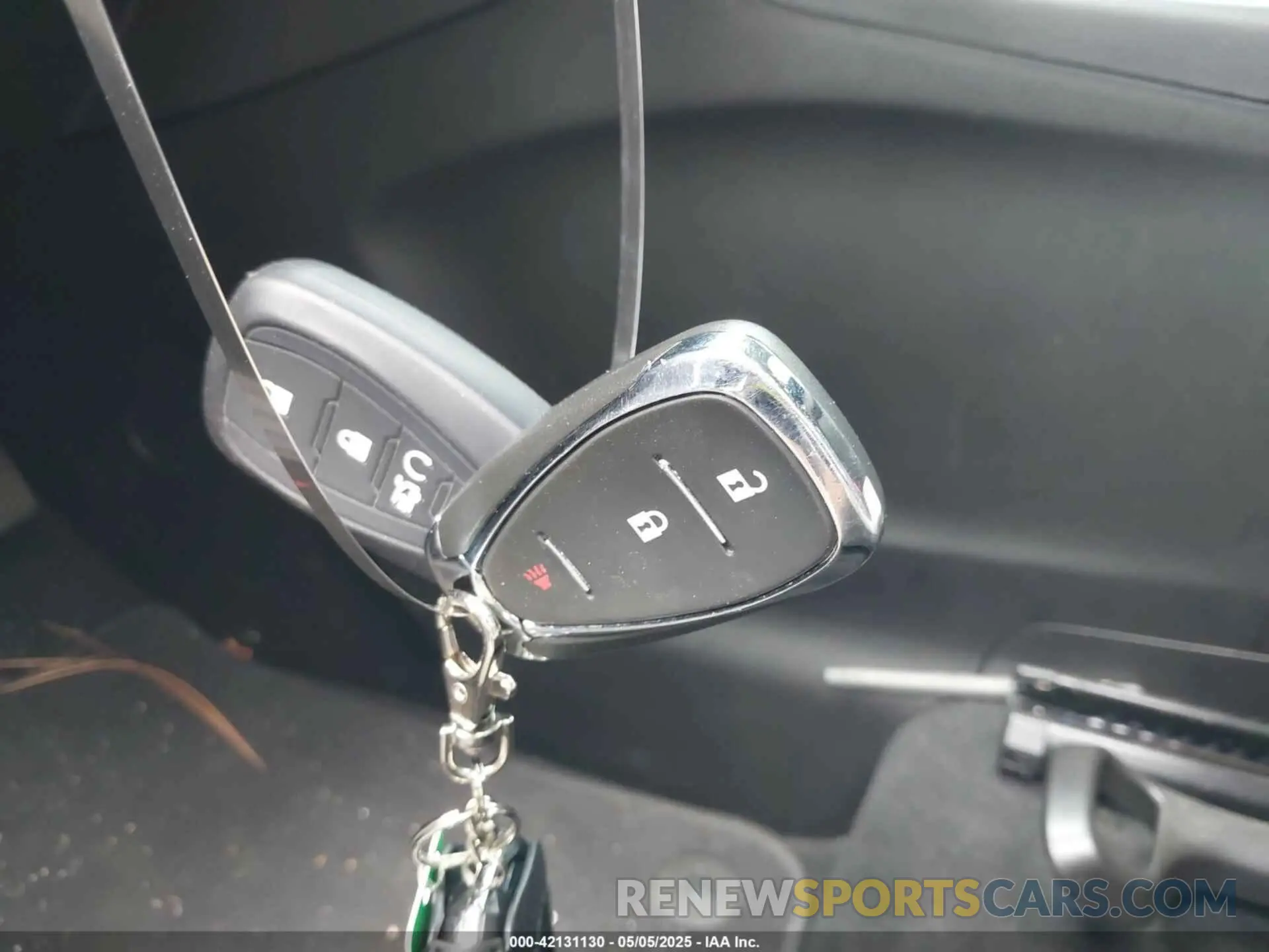 11 Photograph of a damaged car 2GNAXHEV1K6222437 CHEVROLET EQUINOX 2019