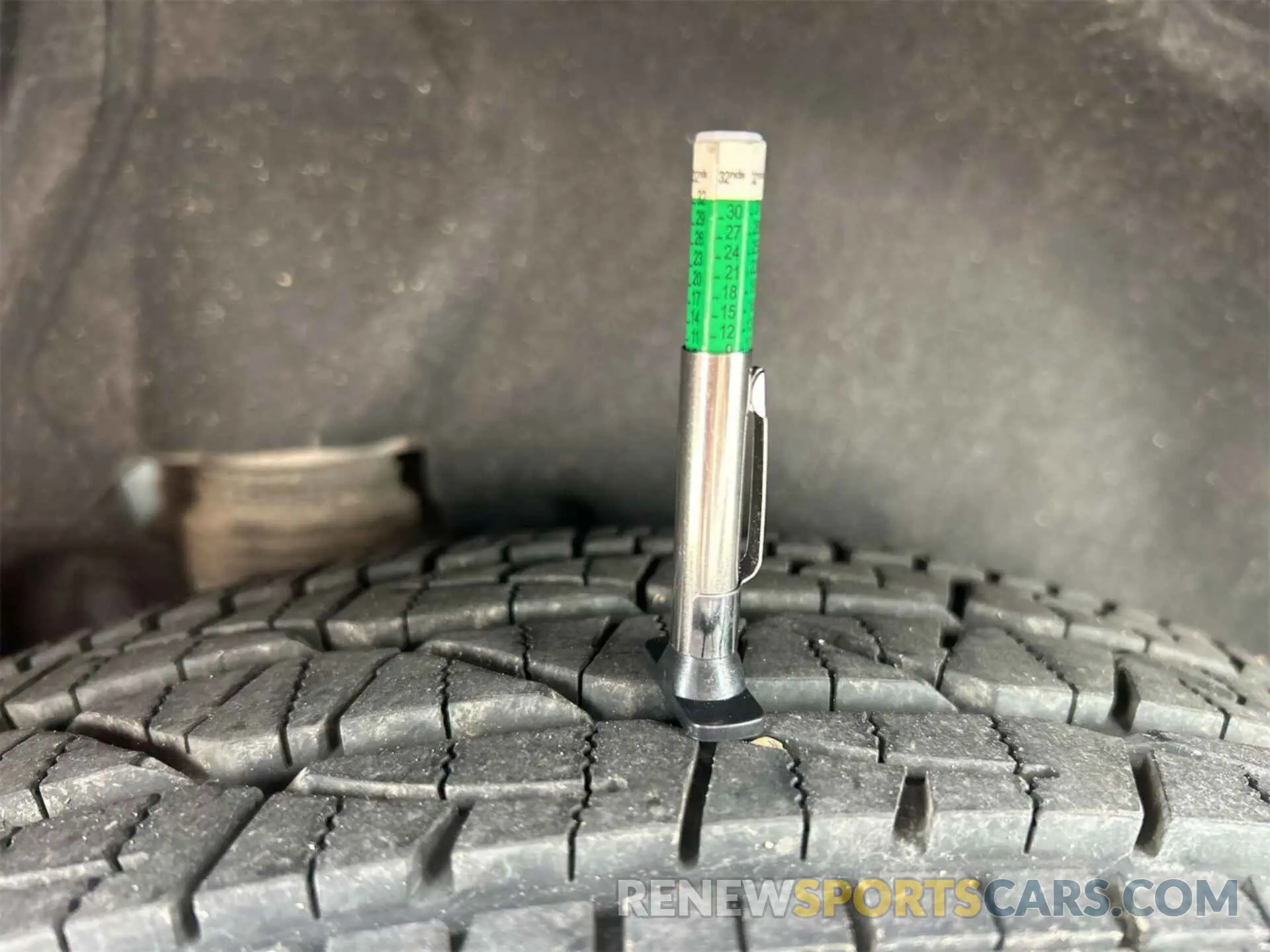 1 Photograph of a damaged car 2GNAXHEV1K6264770 CHEVROLET EQUINOX 2019