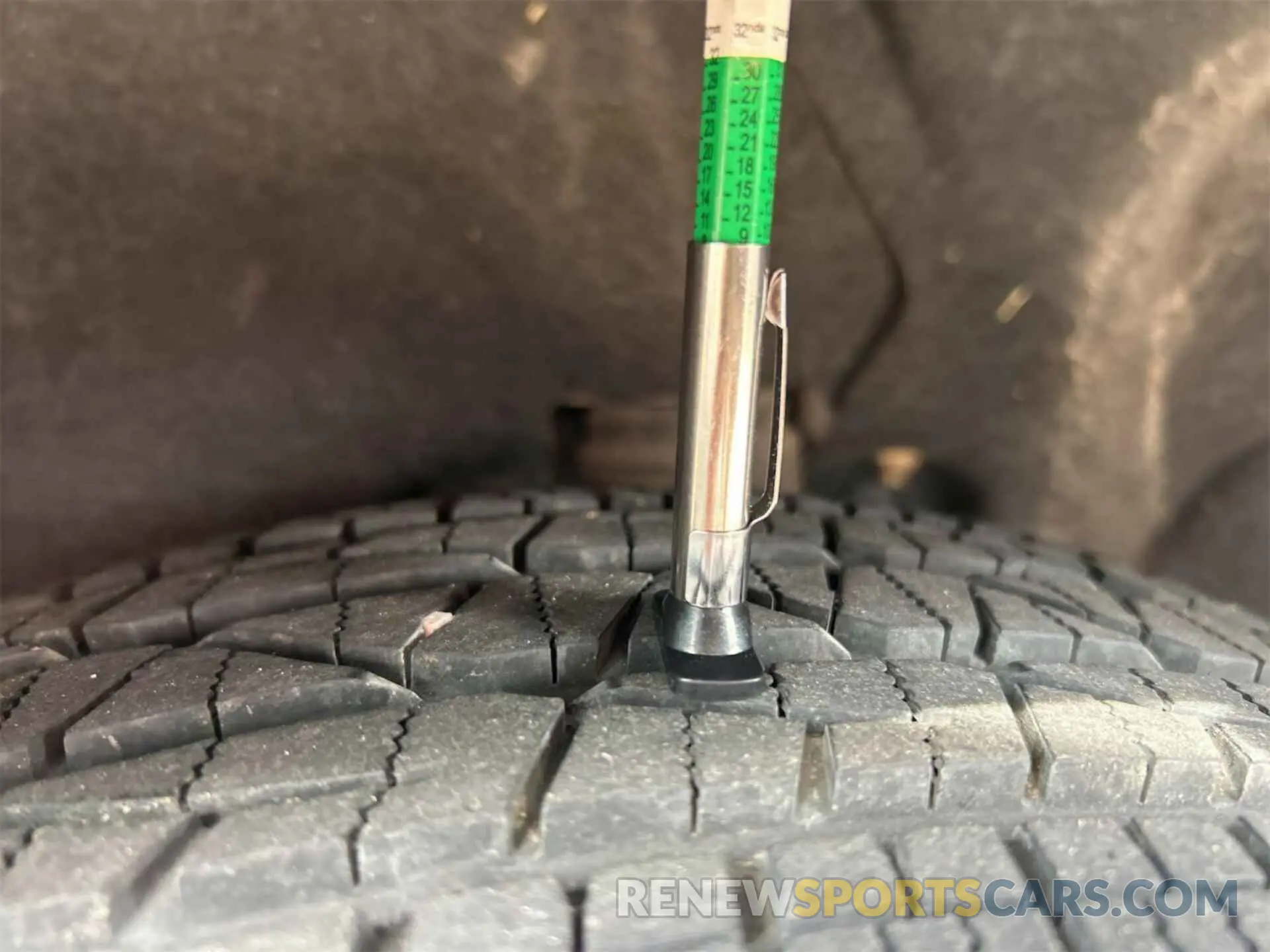 12 Photograph of a damaged car 2GNAXHEV1K6264770 CHEVROLET EQUINOX 2019