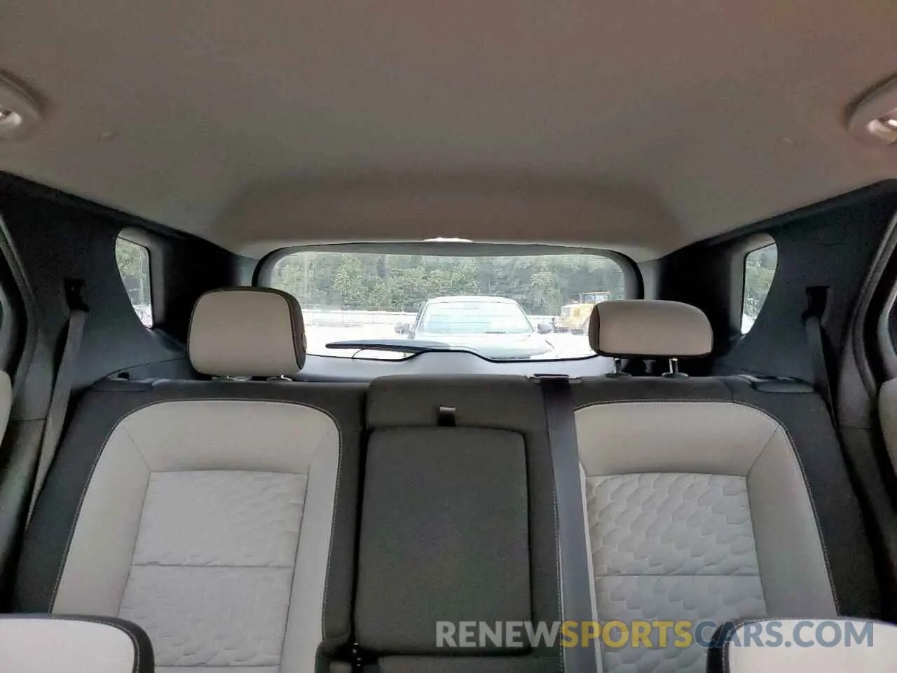 10 Photograph of a damaged car 2GNAXHEV2K6137056 CHEVROLET EQUINOX 2019