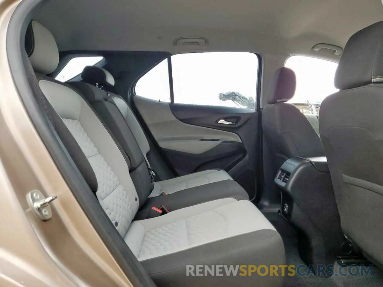 11 Photograph of a damaged car 2GNAXHEV2K6137056 CHEVROLET EQUINOX 2019