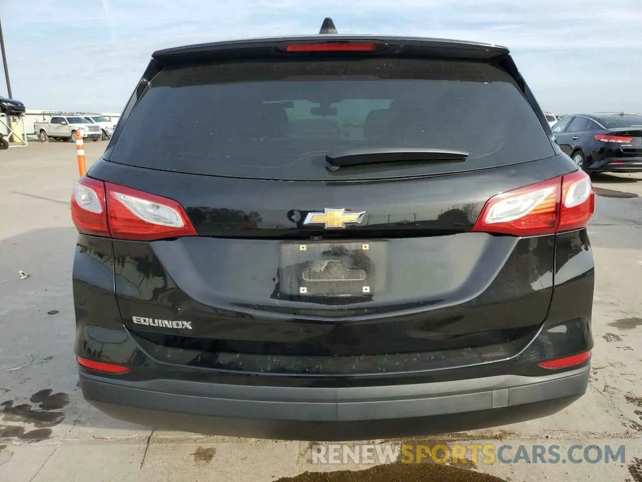 6 Photograph of a damaged car 2GNAXHEV2K6150227 CHEVROLET EQUINOX 2019