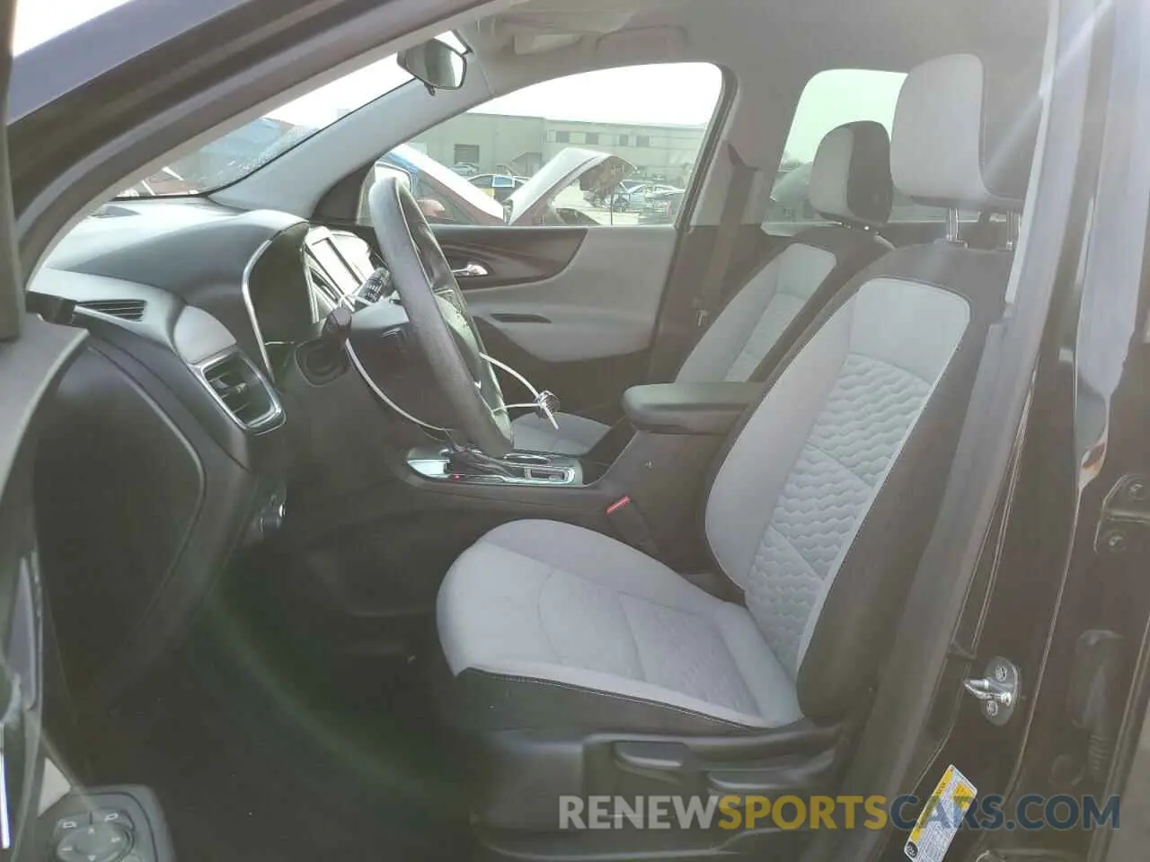 7 Photograph of a damaged car 2GNAXHEV2K6150227 CHEVROLET EQUINOX 2019