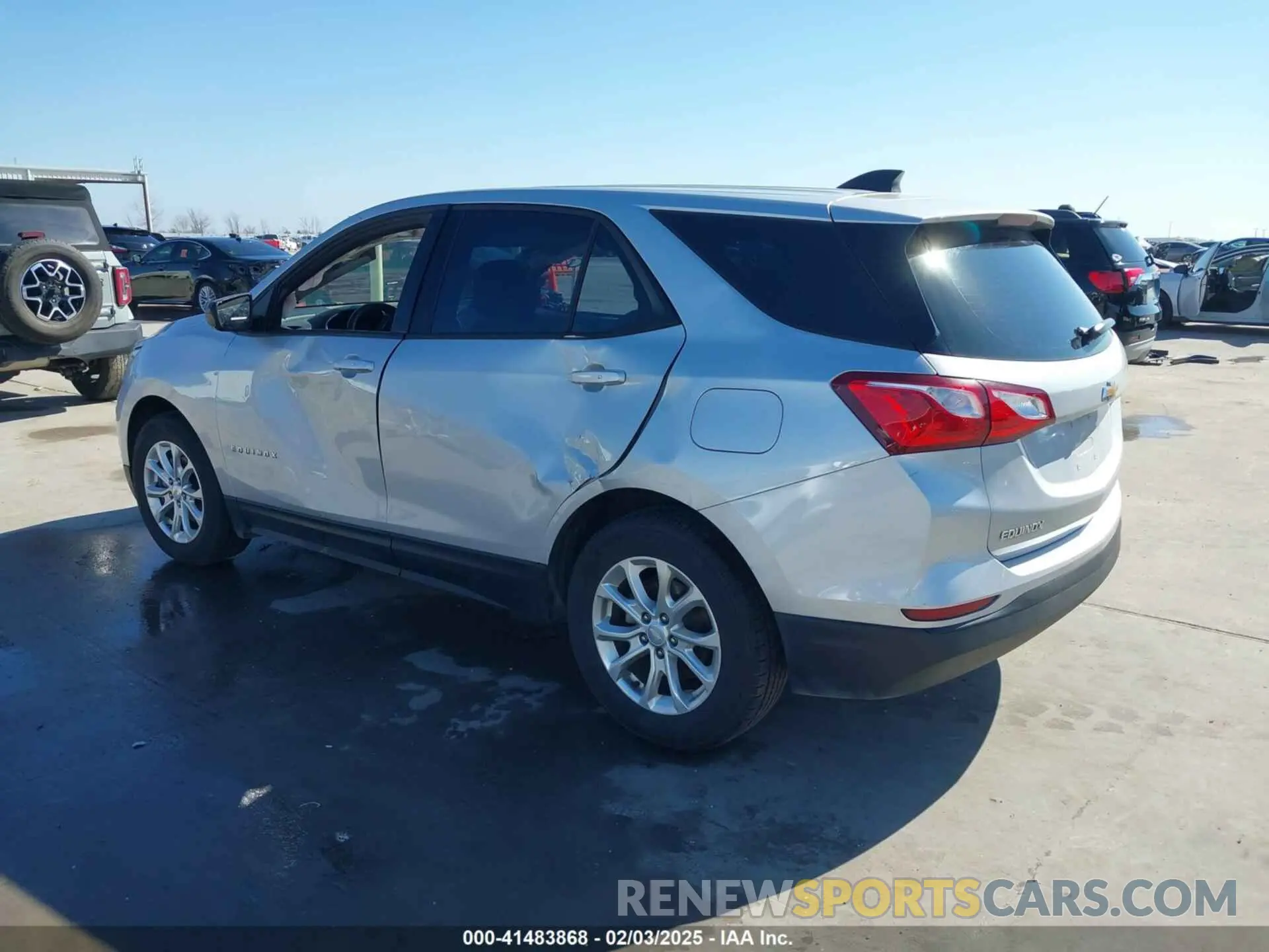 3 Photograph of a damaged car 2GNAXHEV2K6175046 CHEVROLET EQUINOX 2019