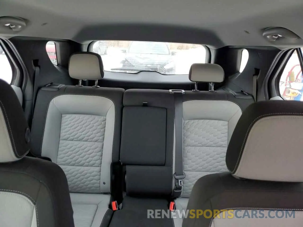 10 Photograph of a damaged car 2GNAXHEV2K6206196 CHEVROLET EQUINOX 2019