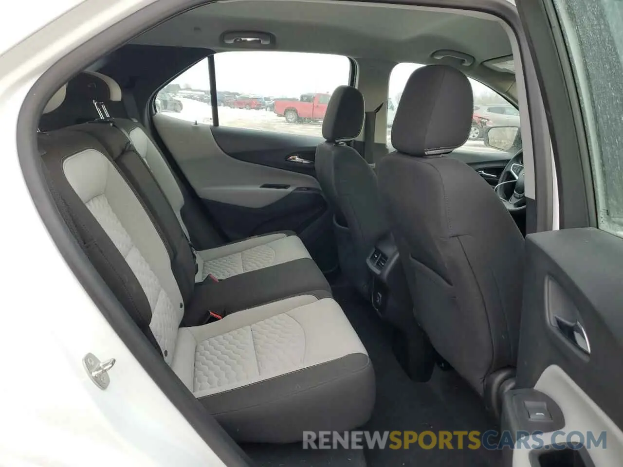 11 Photograph of a damaged car 2GNAXHEV2K6206196 CHEVROLET EQUINOX 2019