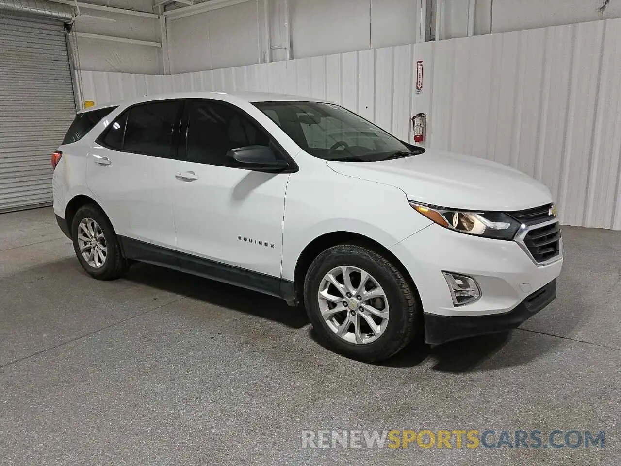 4 Photograph of a damaged car 2GNAXHEV2K6236699 CHEVROLET EQUINOX 2019