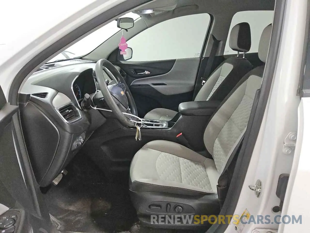 7 Photograph of a damaged car 2GNAXHEV2K6236699 CHEVROLET EQUINOX 2019