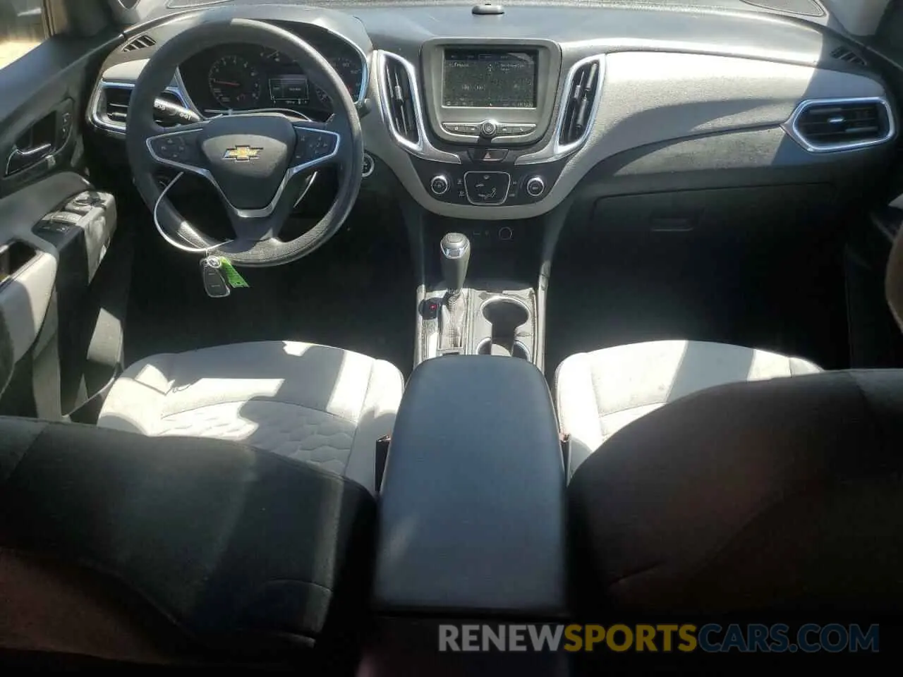 8 Photograph of a damaged car 2GNAXHEV2K6306086 CHEVROLET EQUINOX 2019
