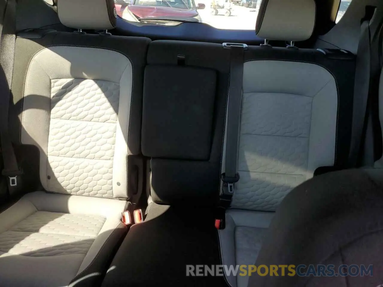 10 Photograph of a damaged car 2GNAXHEV3K6149412 CHEVROLET EQUINOX 2019
