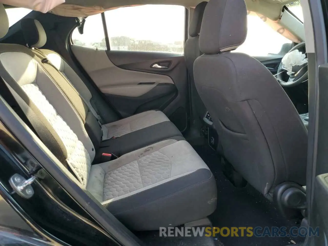 11 Photograph of a damaged car 2GNAXHEV3K6197699 CHEVROLET EQUINOX 2019