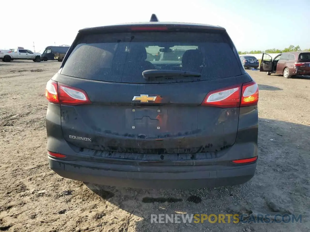 6 Photograph of a damaged car 2GNAXHEV3K6197699 CHEVROLET EQUINOX 2019