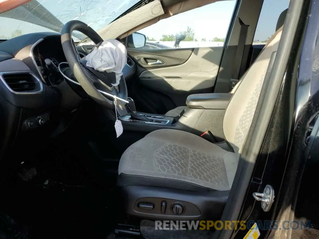 7 Photograph of a damaged car 2GNAXHEV3K6197699 CHEVROLET EQUINOX 2019