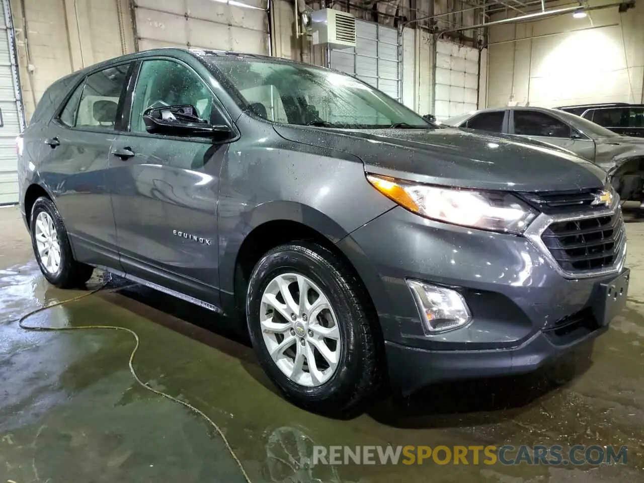 4 Photograph of a damaged car 2GNAXHEV3K6203596 CHEVROLET EQUINOX 2019