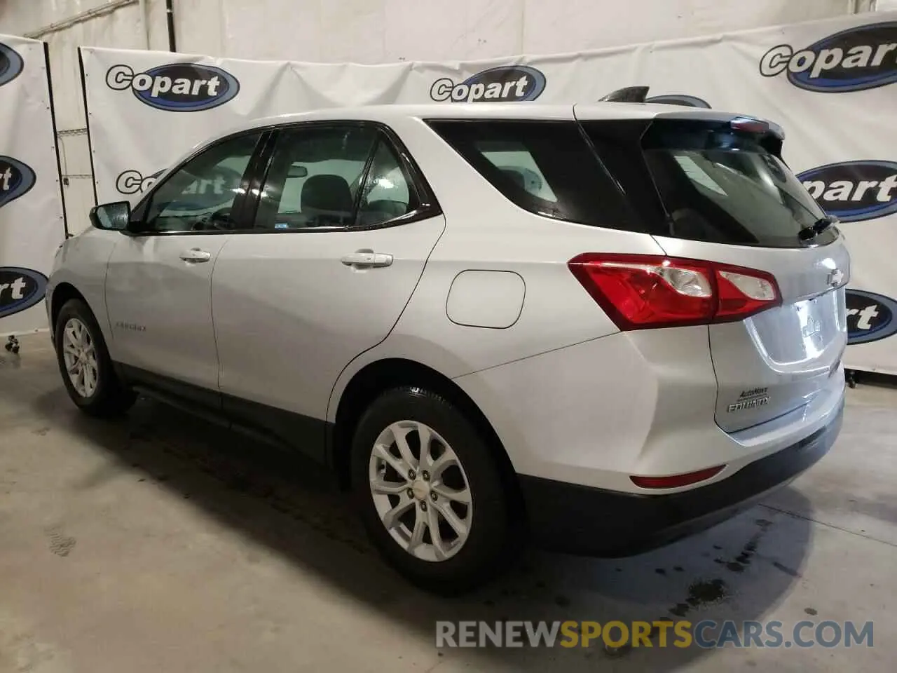2 Photograph of a damaged car 2GNAXHEV3K6210922 CHEVROLET EQUINOX 2019
