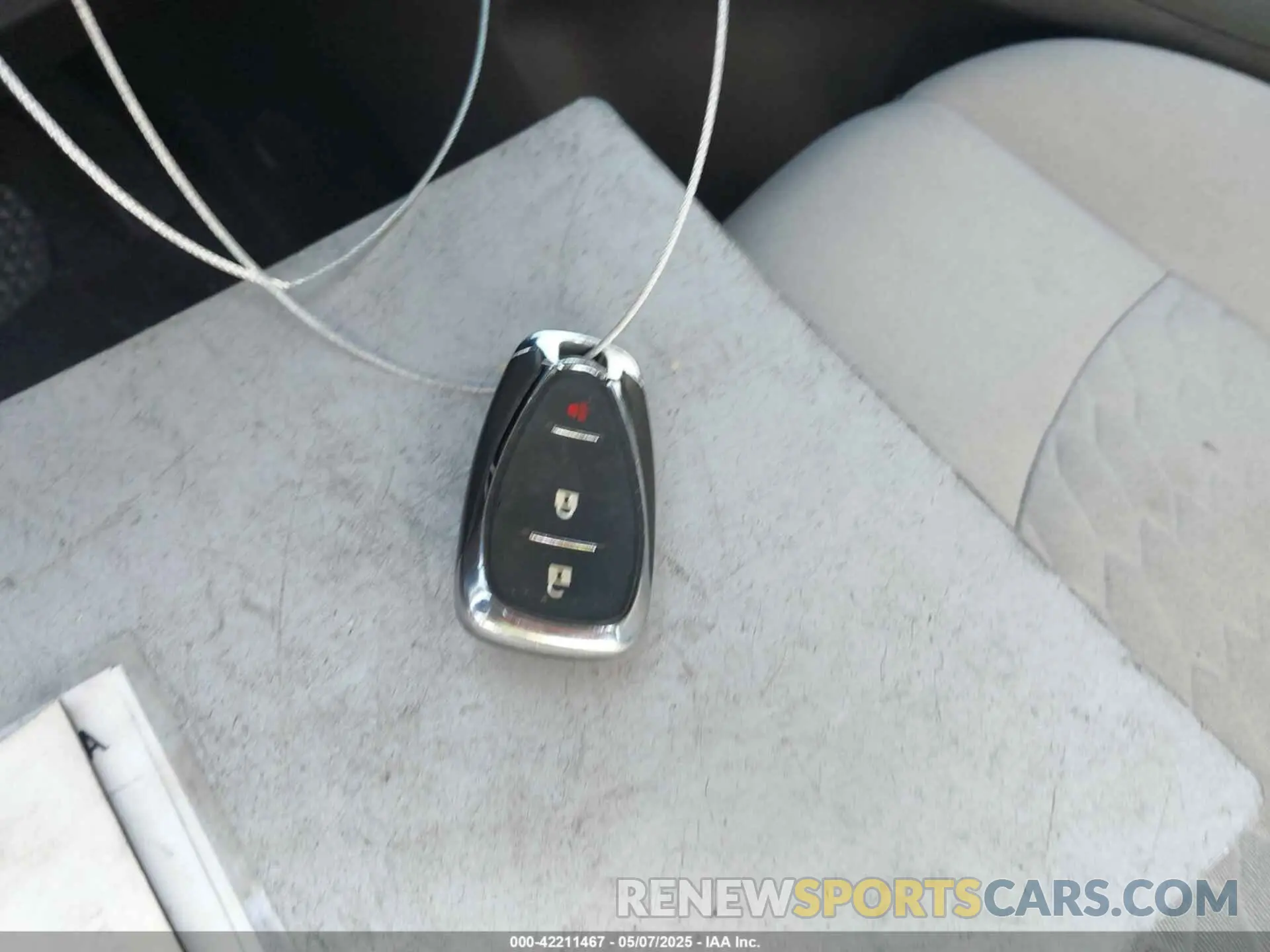 11 Photograph of a damaged car 2GNAXHEV3K6230992 CHEVROLET EQUINOX 2019