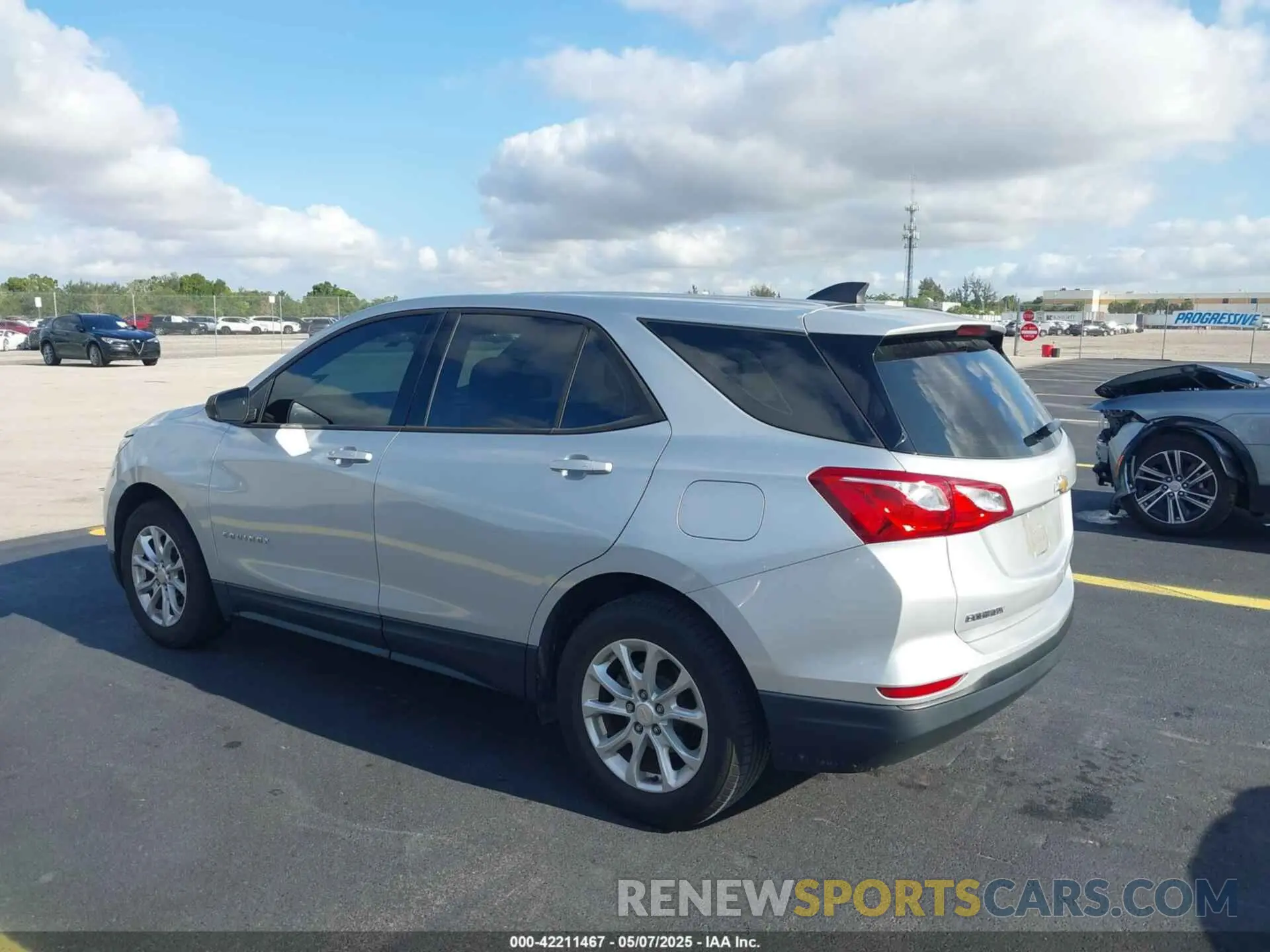 3 Photograph of a damaged car 2GNAXHEV3K6230992 CHEVROLET EQUINOX 2019