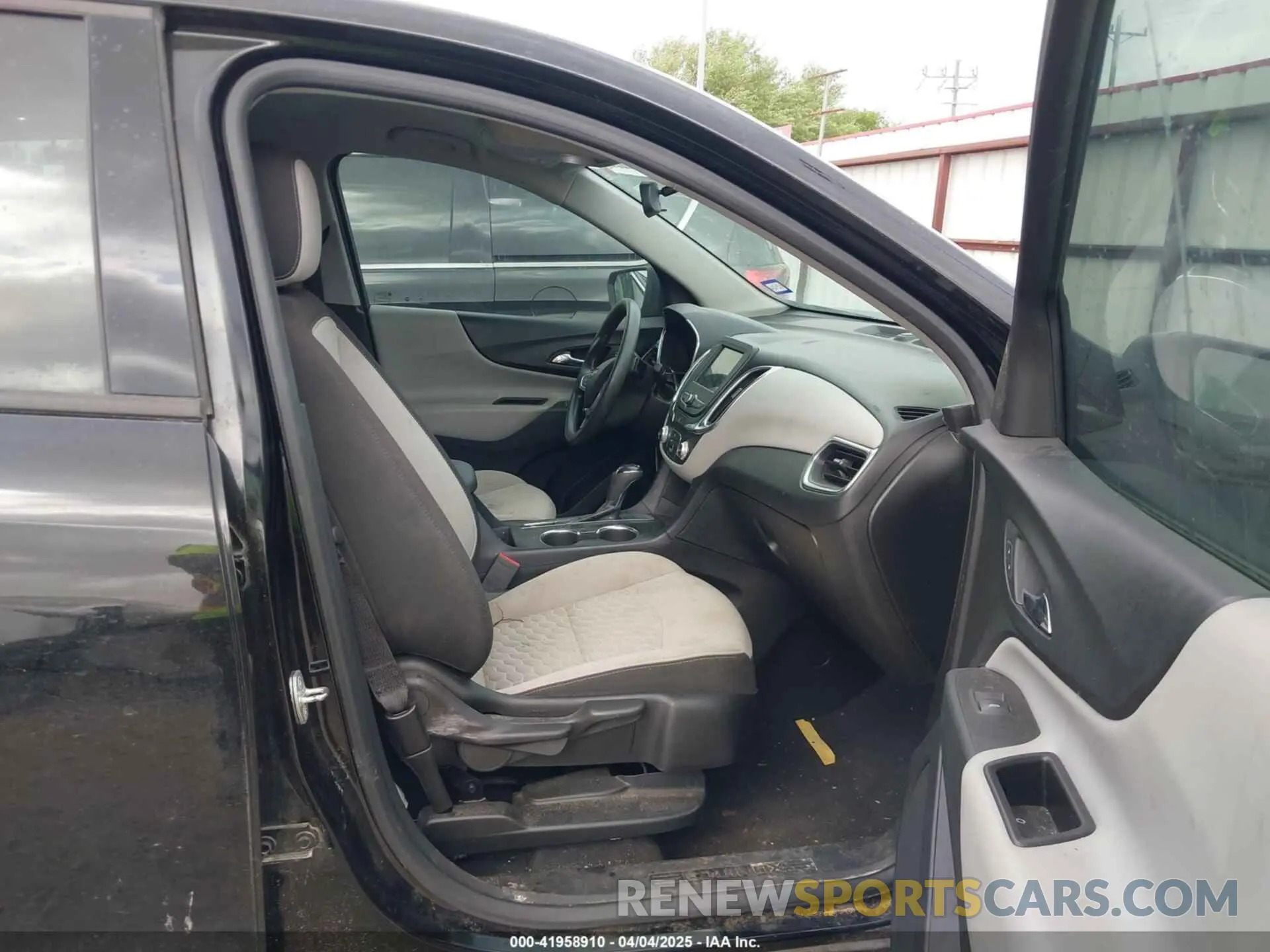 5 Photograph of a damaged car 2GNAXHEV3K6294711 CHEVROLET EQUINOX 2019