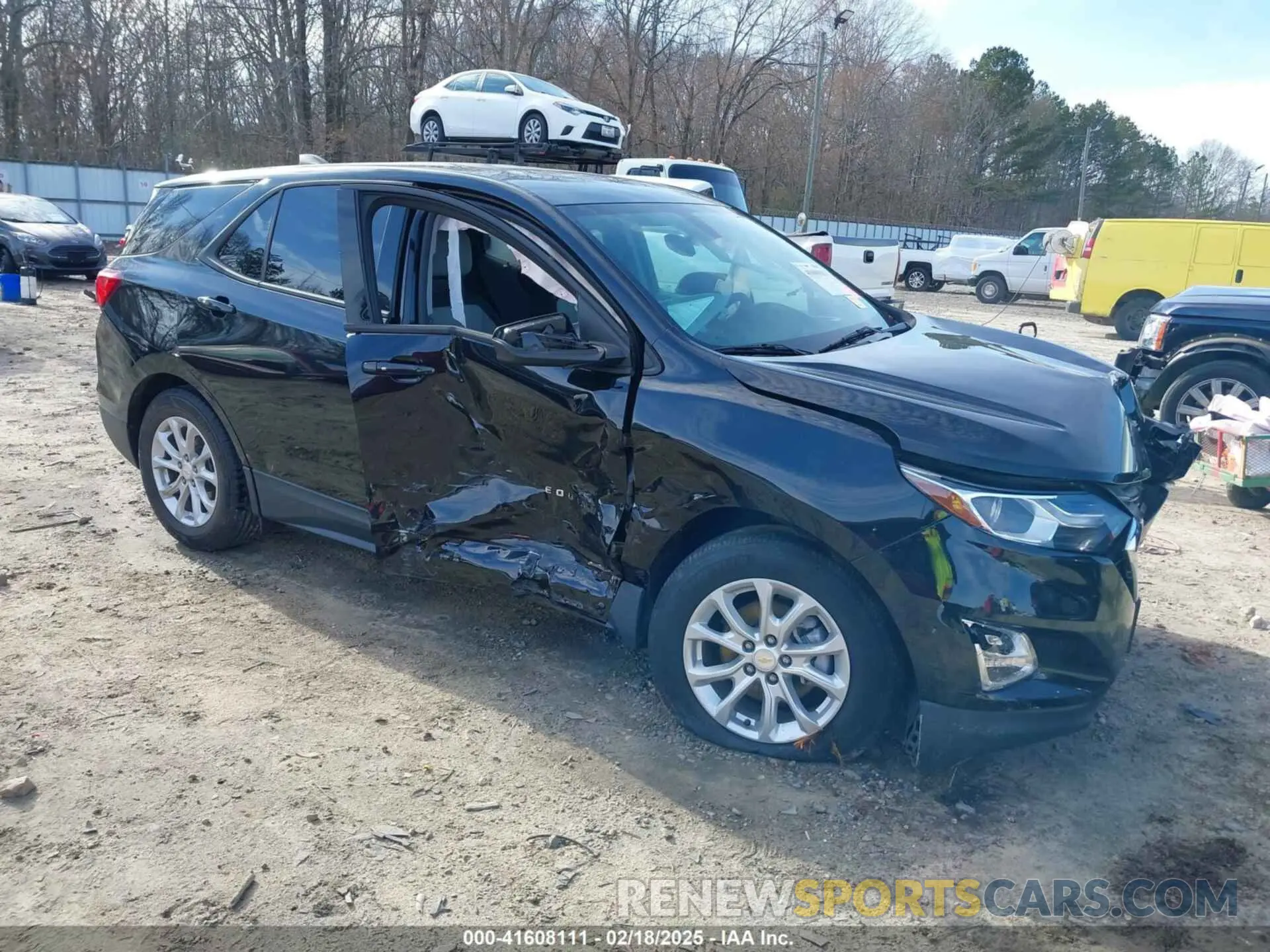 1 Photograph of a damaged car 2GNAXHEV4K6132439 CHEVROLET EQUINOX 2019