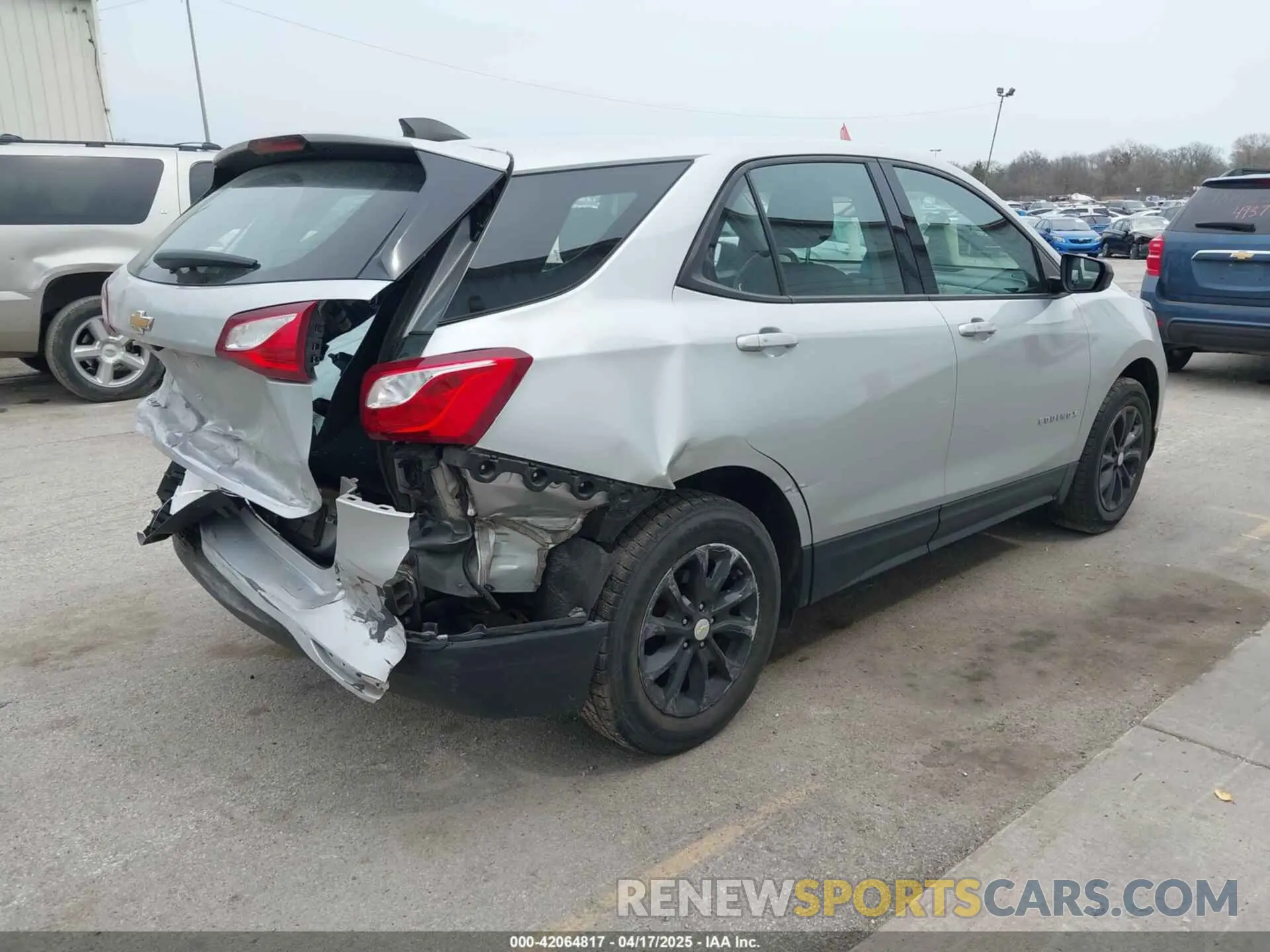 4 Photograph of a damaged car 2GNAXHEV4K6145594 CHEVROLET EQUINOX 2019