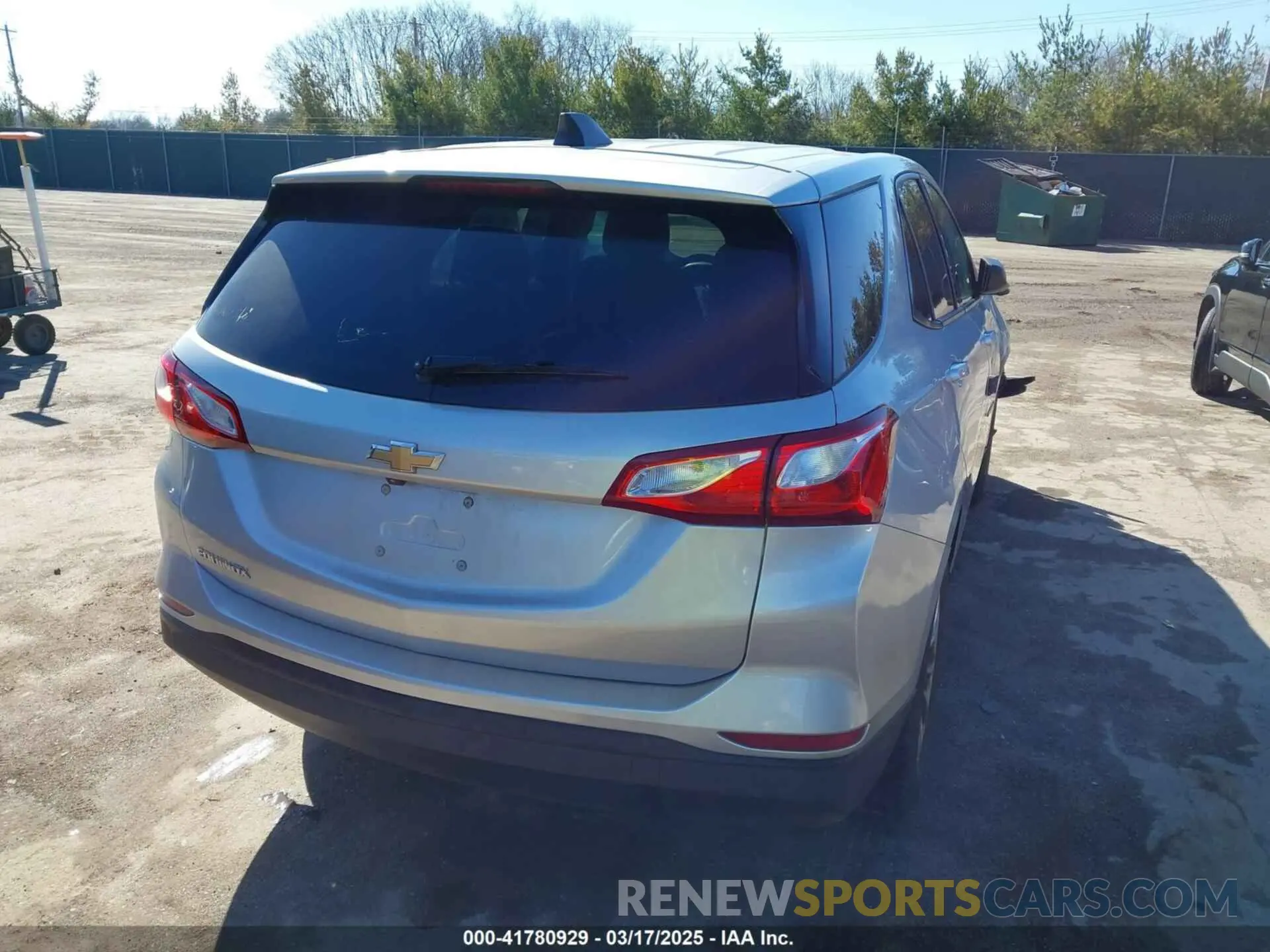 4 Photograph of a damaged car 2GNAXHEV4K6155073 CHEVROLET EQUINOX 2019