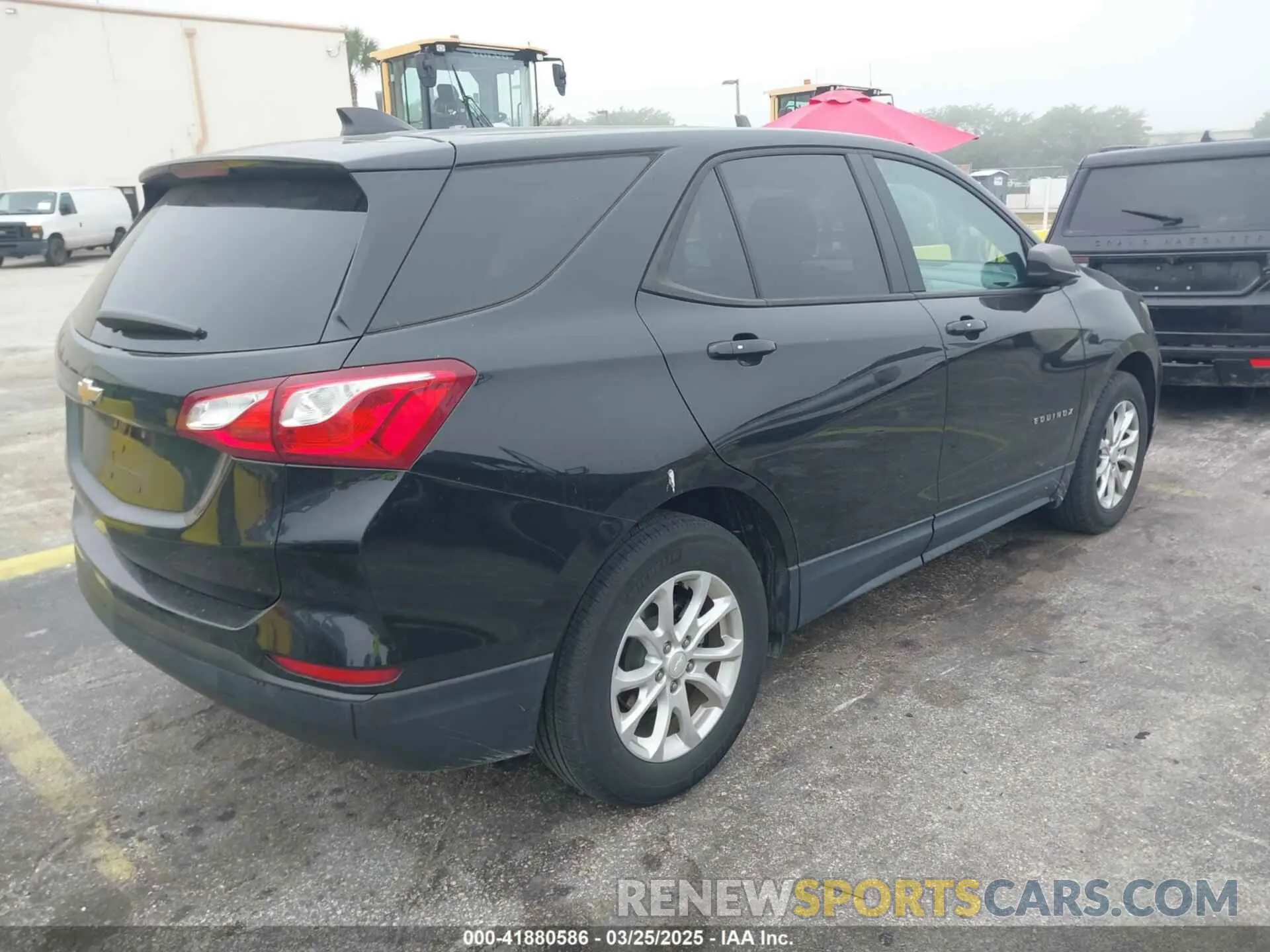 4 Photograph of a damaged car 2GNAXHEV4K6188574 CHEVROLET EQUINOX 2019