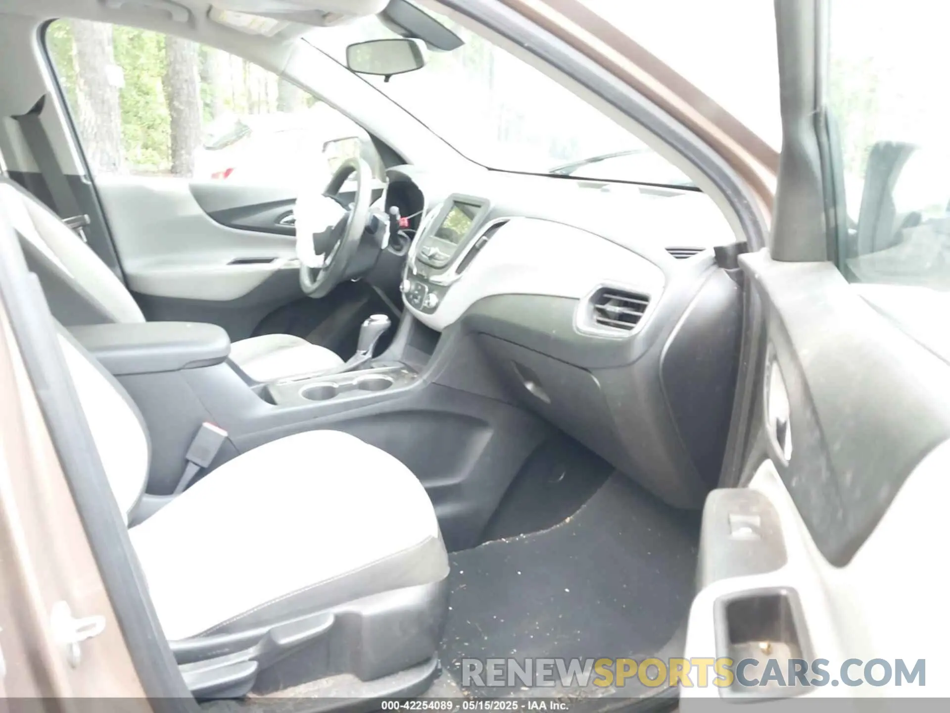 5 Photograph of a damaged car 2GNAXHEV5K6216902 CHEVROLET EQUINOX 2019