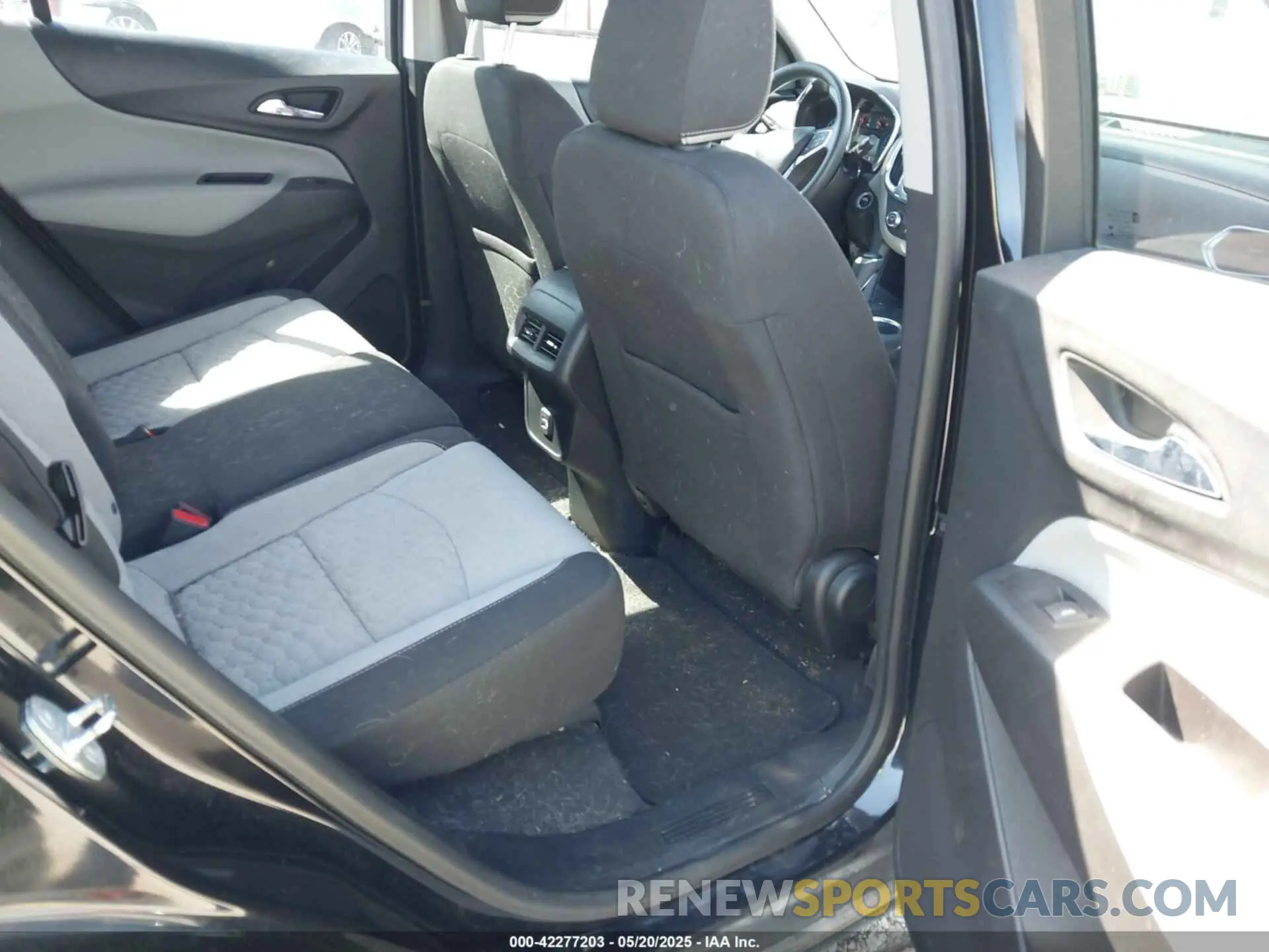 8 Photograph of a damaged car 2GNAXHEV5K6258809 CHEVROLET EQUINOX 2019