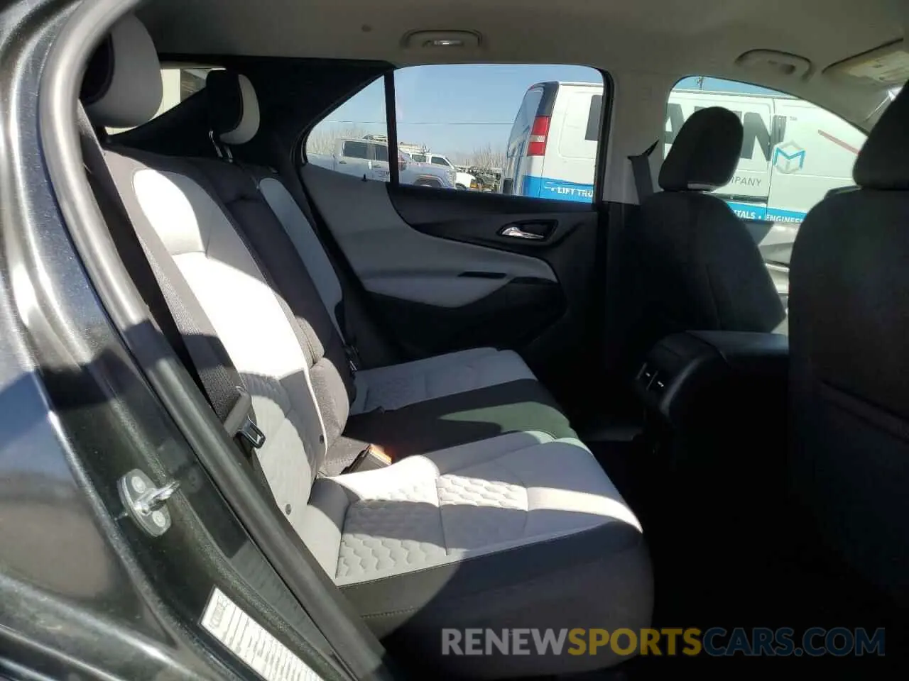 11 Photograph of a damaged car 2GNAXHEV5K6267249 CHEVROLET EQUINOX 2019