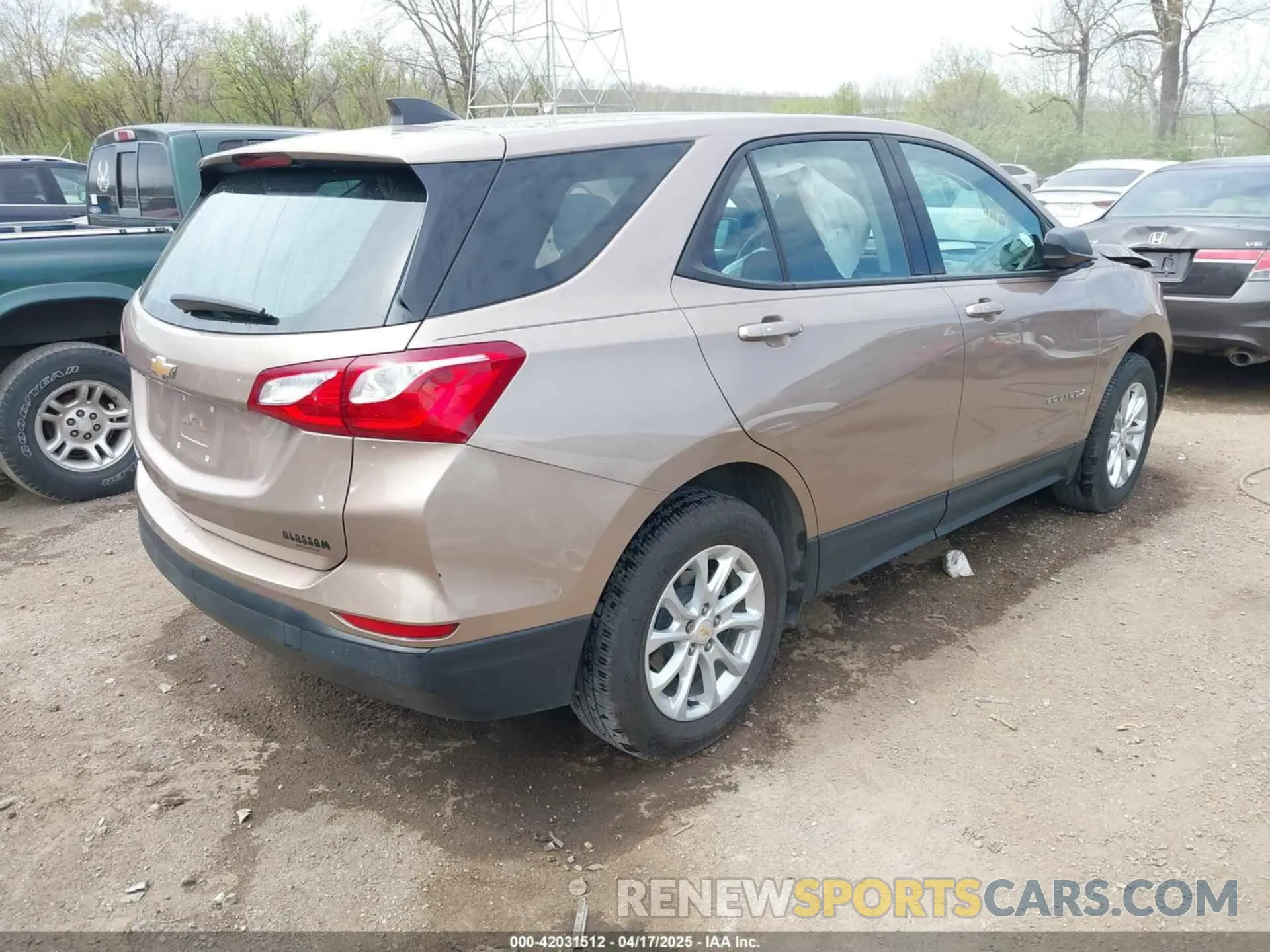 4 Photograph of a damaged car 2GNAXHEV5K6294242 CHEVROLET EQUINOX 2019