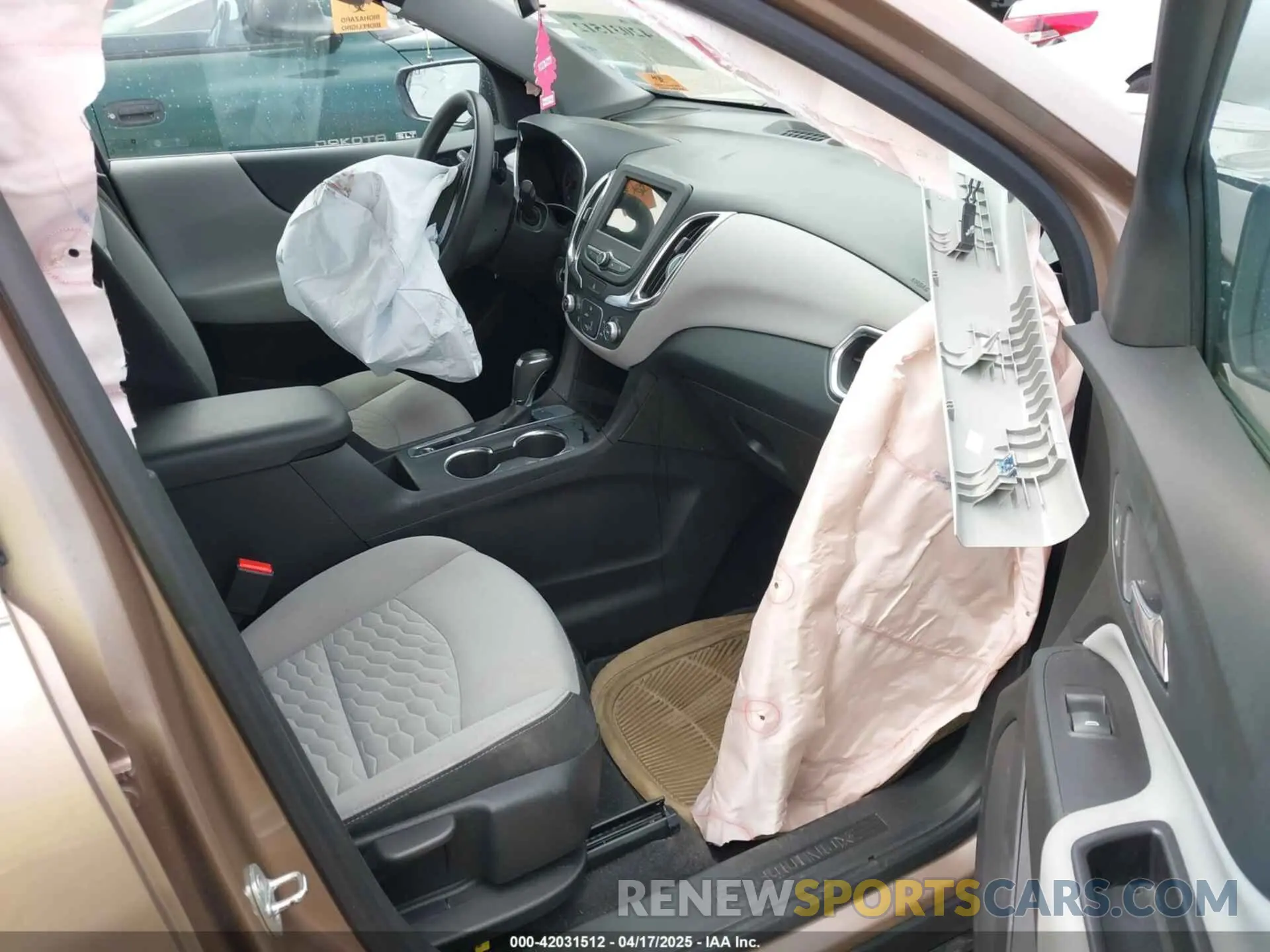 5 Photograph of a damaged car 2GNAXHEV5K6294242 CHEVROLET EQUINOX 2019