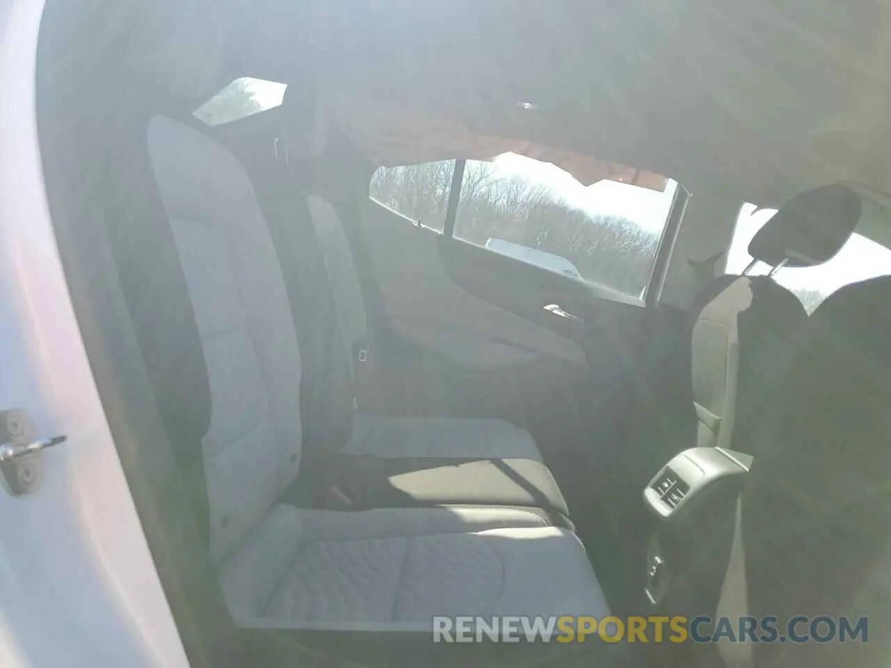 12 Photograph of a damaged car 2GNAXHEV6K6152806 CHEVROLET EQUINOX 2019