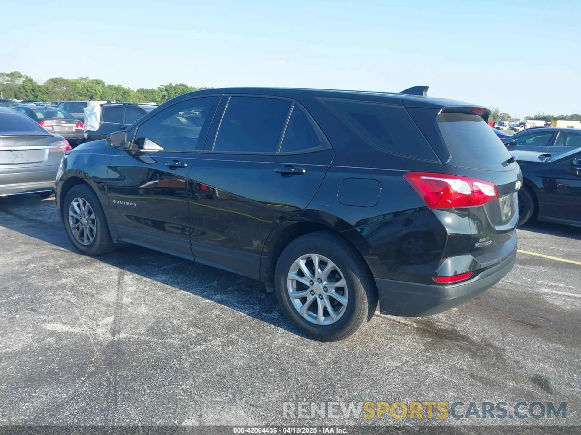 3 Photograph of a damaged car 2GNAXHEV6K6229190 CHEVROLET EQUINOX 2019