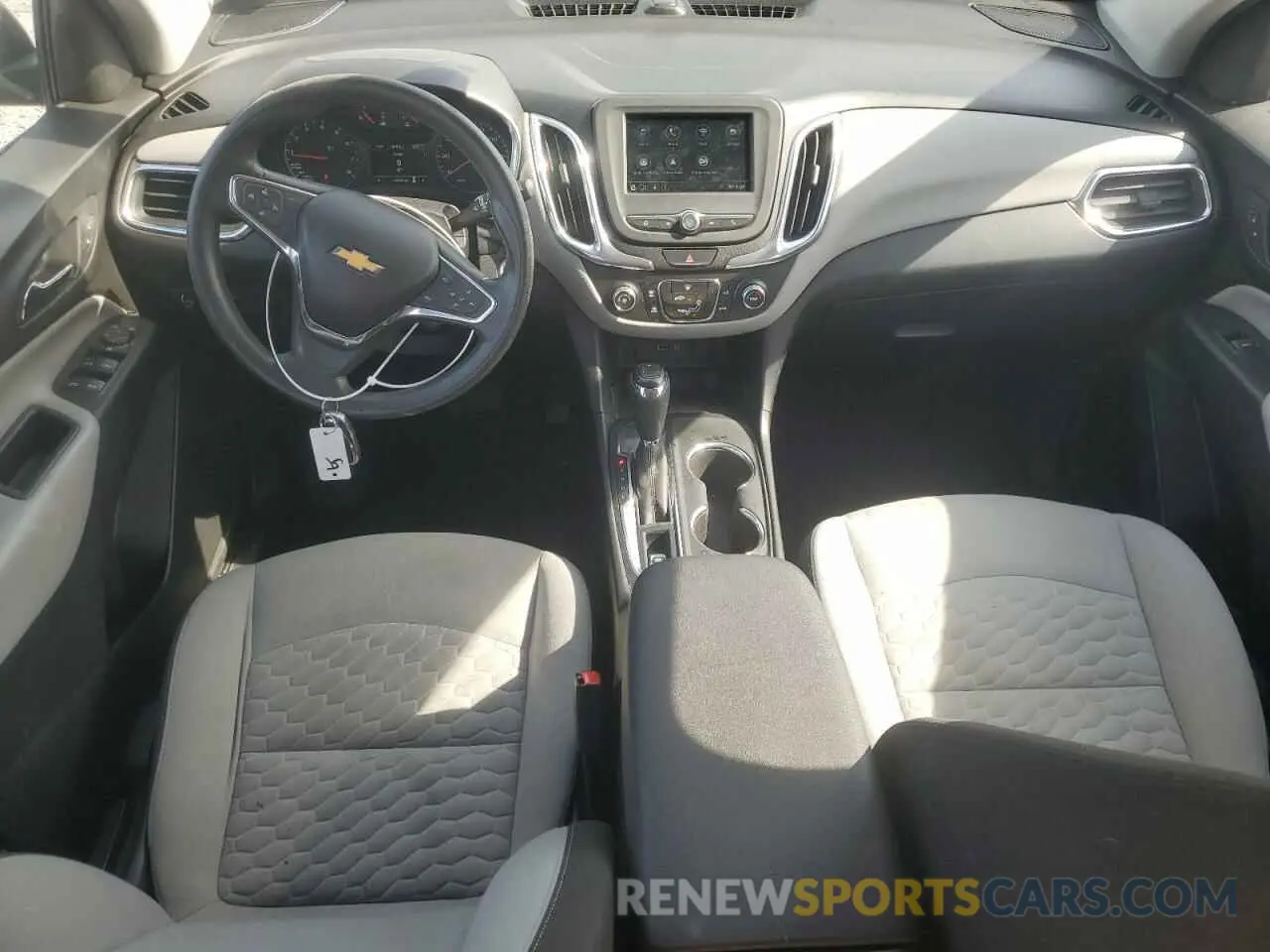 8 Photograph of a damaged car 2GNAXHEV7K6126120 CHEVROLET EQUINOX 2019