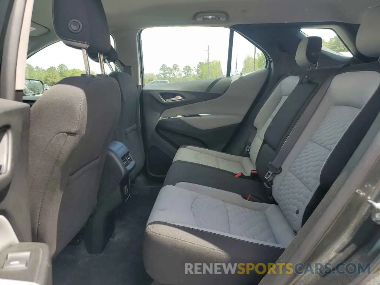 11 Photograph of a damaged car 2GNAXHEV7K6126618 CHEVROLET EQUINOX 2019