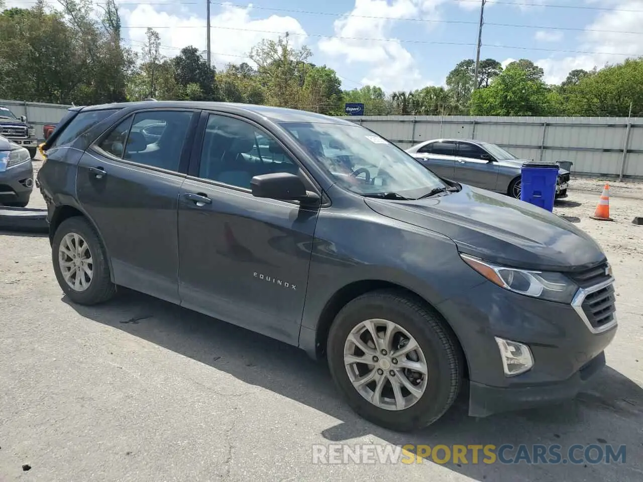 4 Photograph of a damaged car 2GNAXHEV7K6126618 CHEVROLET EQUINOX 2019