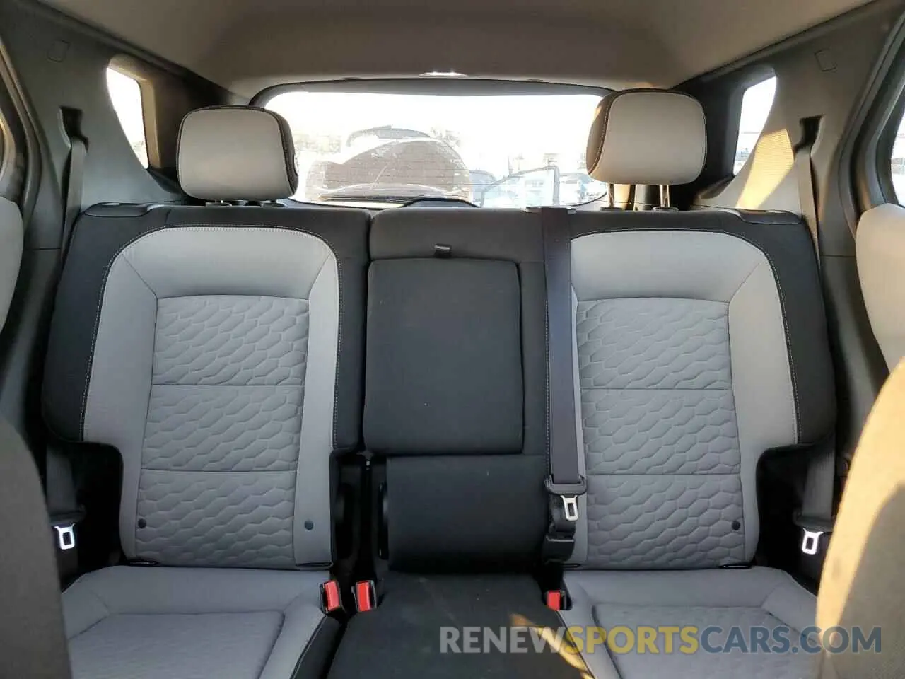 10 Photograph of a damaged car 2GNAXHEV7K6252896 CHEVROLET EQUINOX 2019