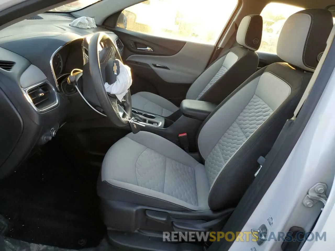 7 Photograph of a damaged car 2GNAXHEV7K6252896 CHEVROLET EQUINOX 2019