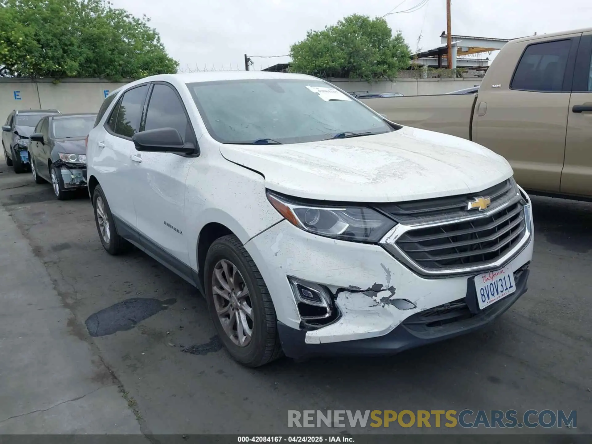 1 Photograph of a damaged car 2GNAXHEV8K6108399 CHEVROLET EQUINOX 2019