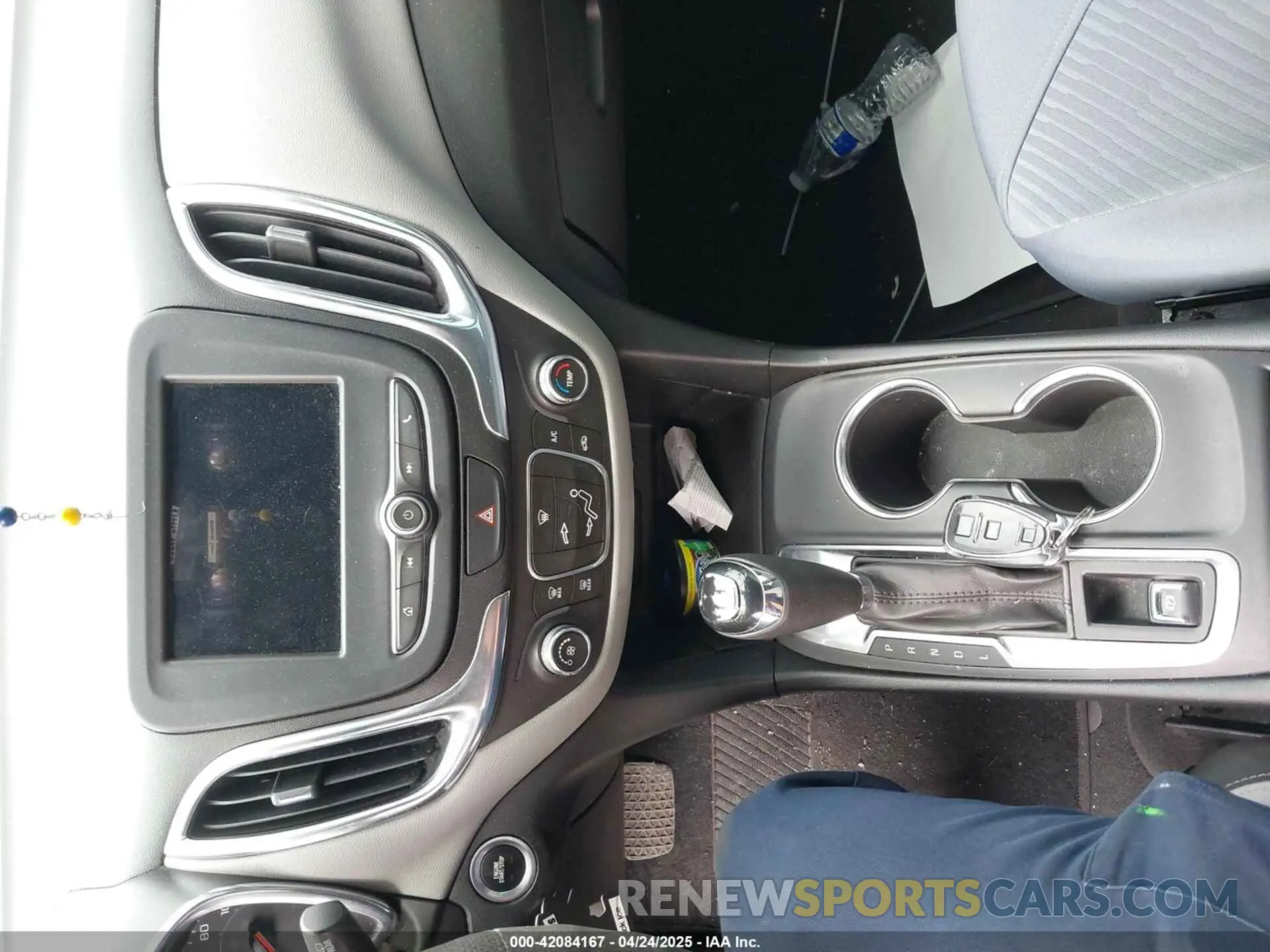 11 Photograph of a damaged car 2GNAXHEV8K6108399 CHEVROLET EQUINOX 2019