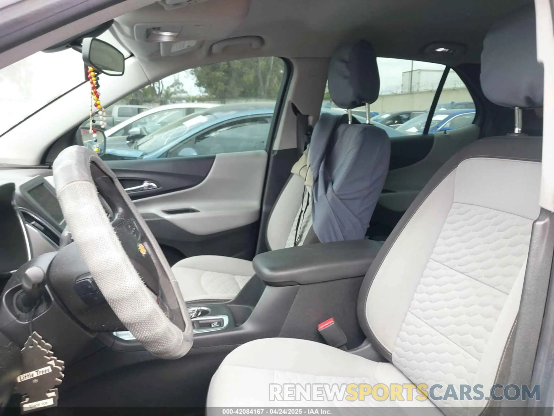 19 Photograph of a damaged car 2GNAXHEV8K6108399 CHEVROLET EQUINOX 2019