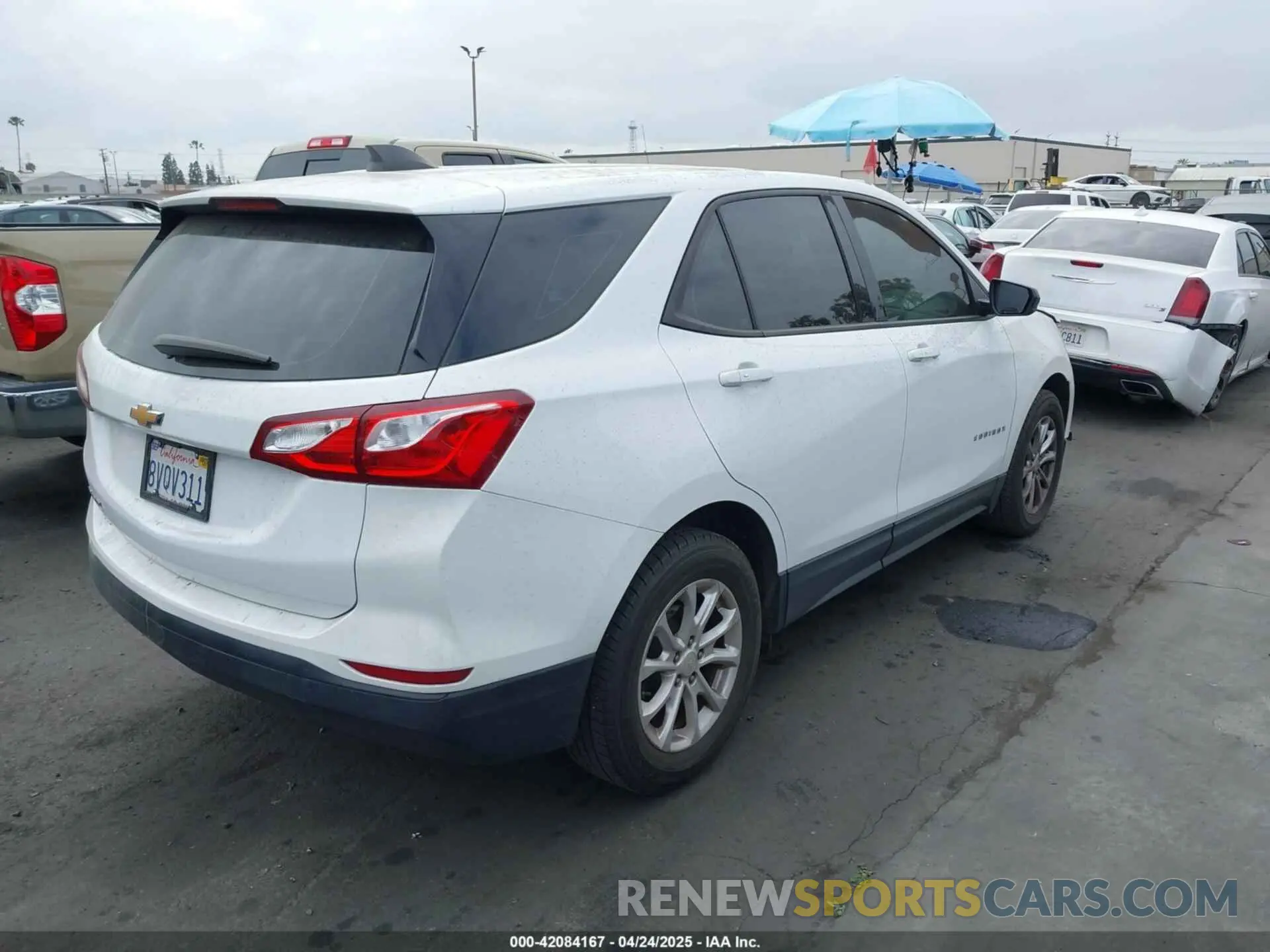 4 Photograph of a damaged car 2GNAXHEV8K6108399 CHEVROLET EQUINOX 2019