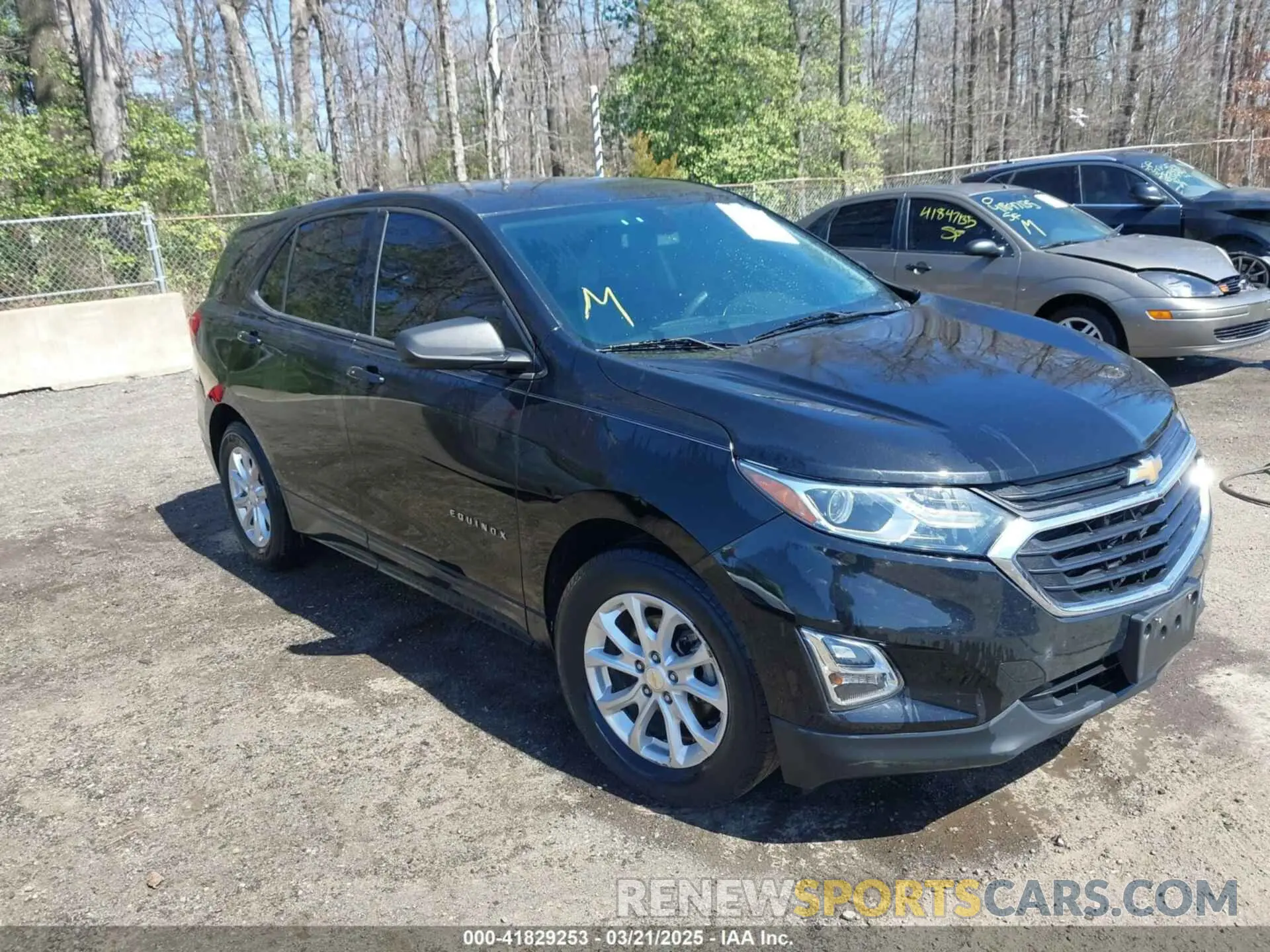 1 Photograph of a damaged car 2GNAXHEV8K6111576 CHEVROLET EQUINOX 2019