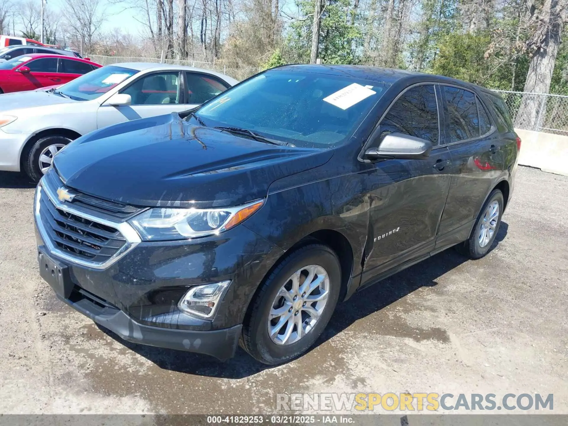 2 Photograph of a damaged car 2GNAXHEV8K6111576 CHEVROLET EQUINOX 2019